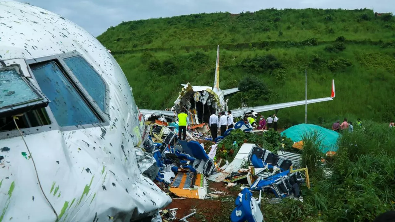 How did Sanjay Gandhi's plane crash in mid air?